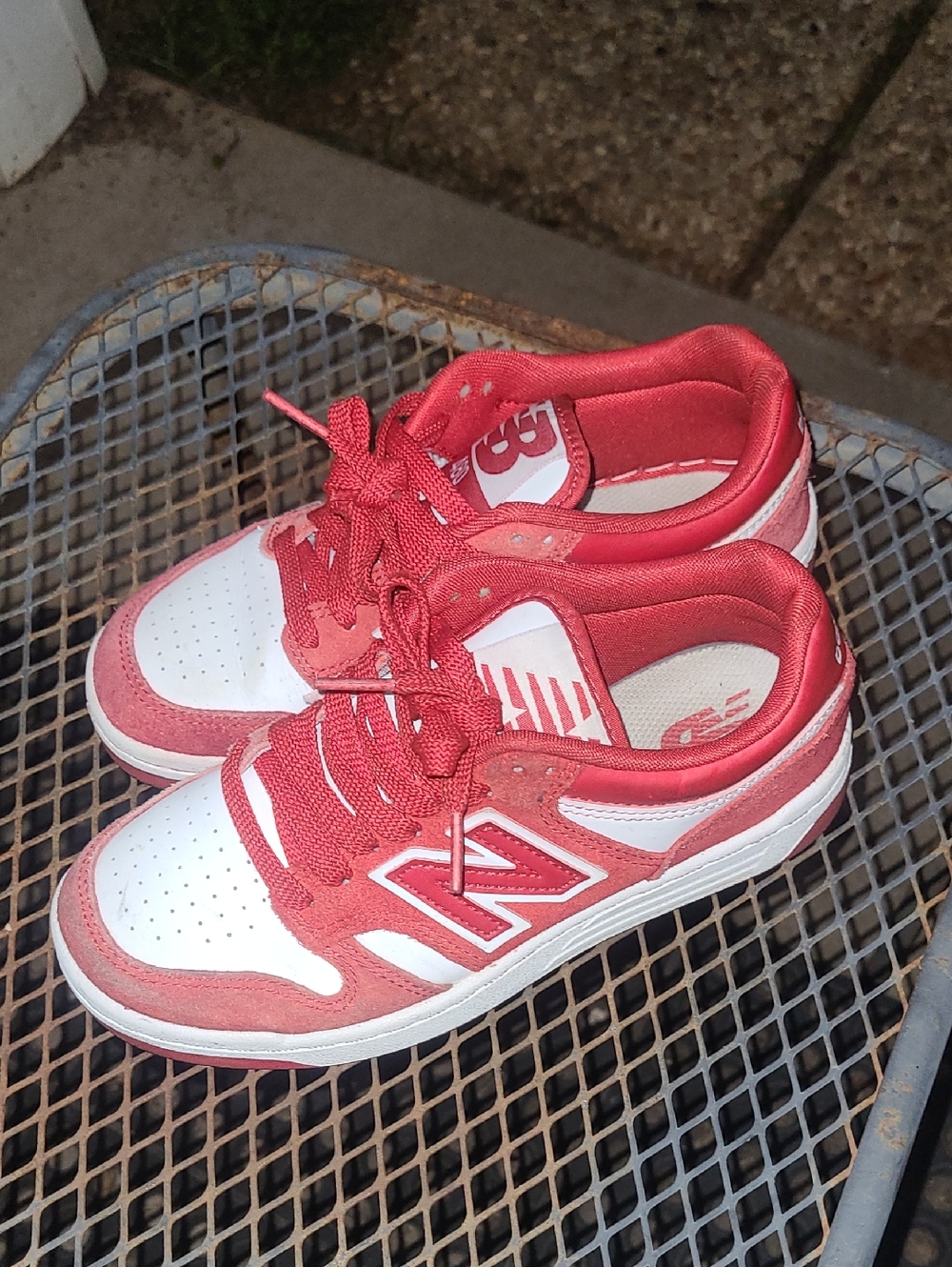 New Balance Kids 480 White and Red Low-Top Sneakers Size 4